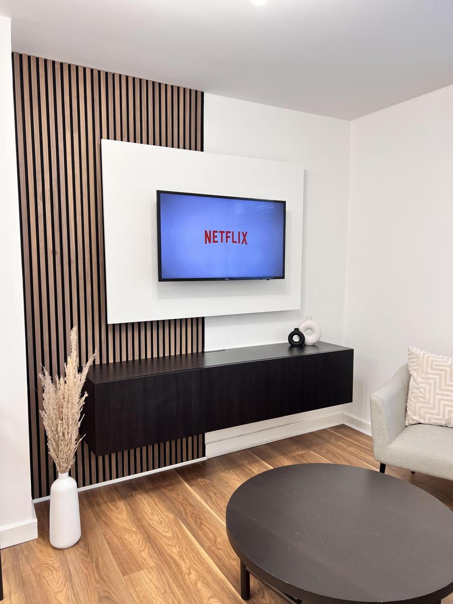 Modern 2 Bedroom In Free Parking Vakantiehuis EDI