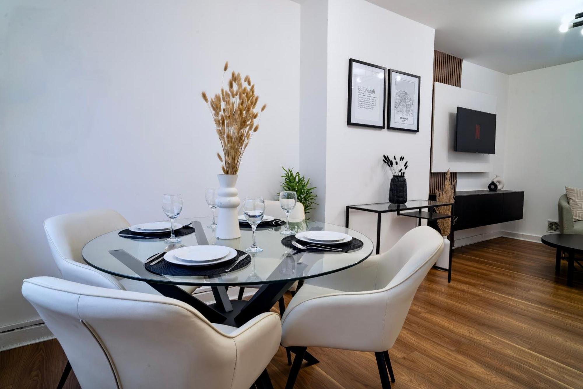 Modern 2 Bedroom In Free Parking EDI